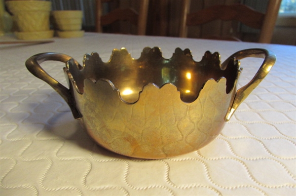 VINTAGE HEAVY BRASS BOWL & CARVED WOODEN BOWLS