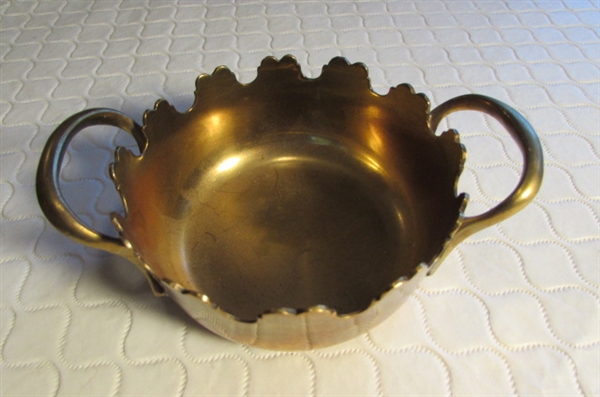 VINTAGE HEAVY BRASS BOWL & CARVED WOODEN BOWLS