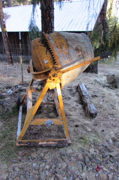 MONTGOMERY WARD CEMENT MIXER