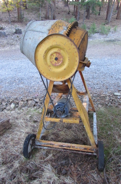 MONTGOMERY WARD CEMENT MIXER