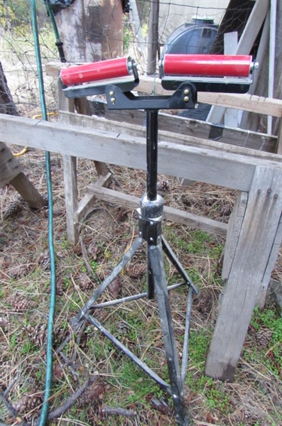 2 SAWHORSES, ROLLER & BENCH