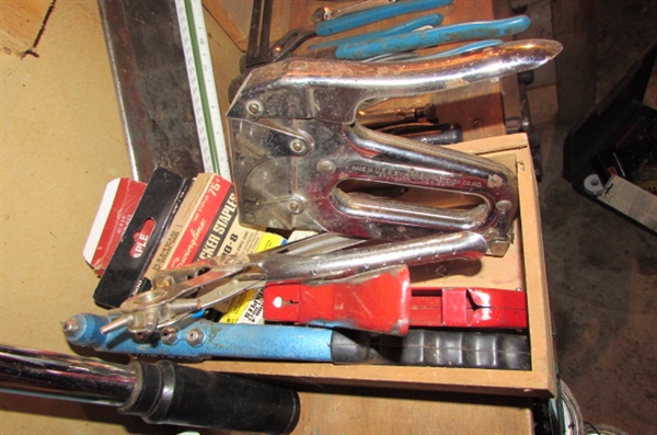 3 ELECTRIC STAPLERS & ASSORTED HAND TOOLS