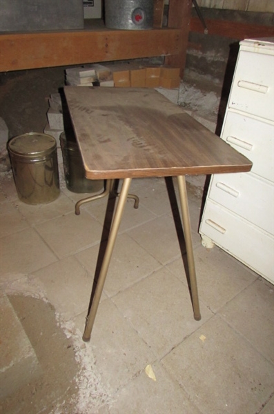 VINTAGE WOOD GRAIN FOLDING LAMINATE SEWING TABLE