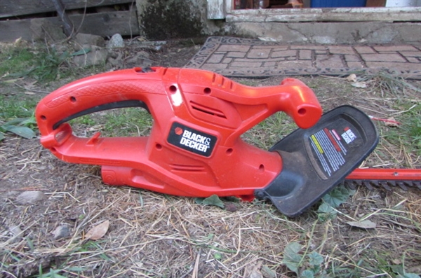 NEW BLACK & DECKER ELECTRIC HEDGE TRIMMER