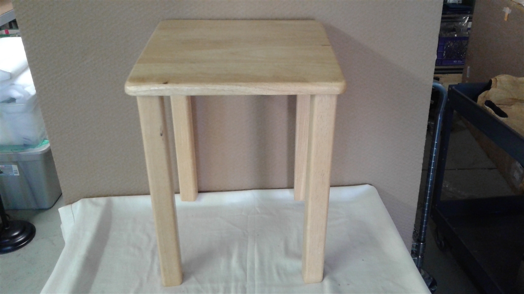 2 SMALL WOOD SIDE TABLES