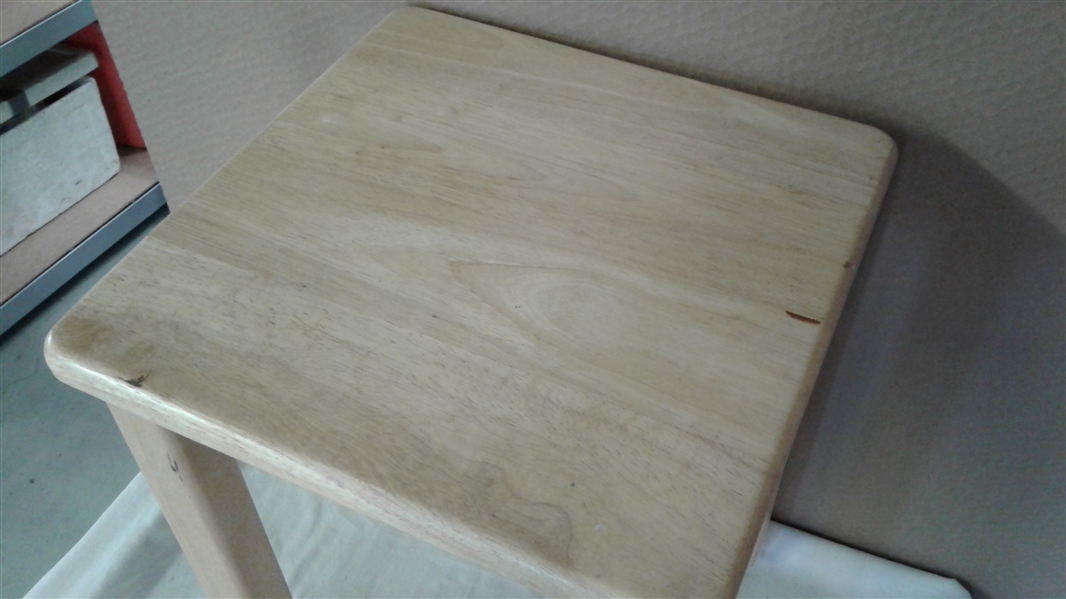 2 SMALL WOOD SIDE TABLES