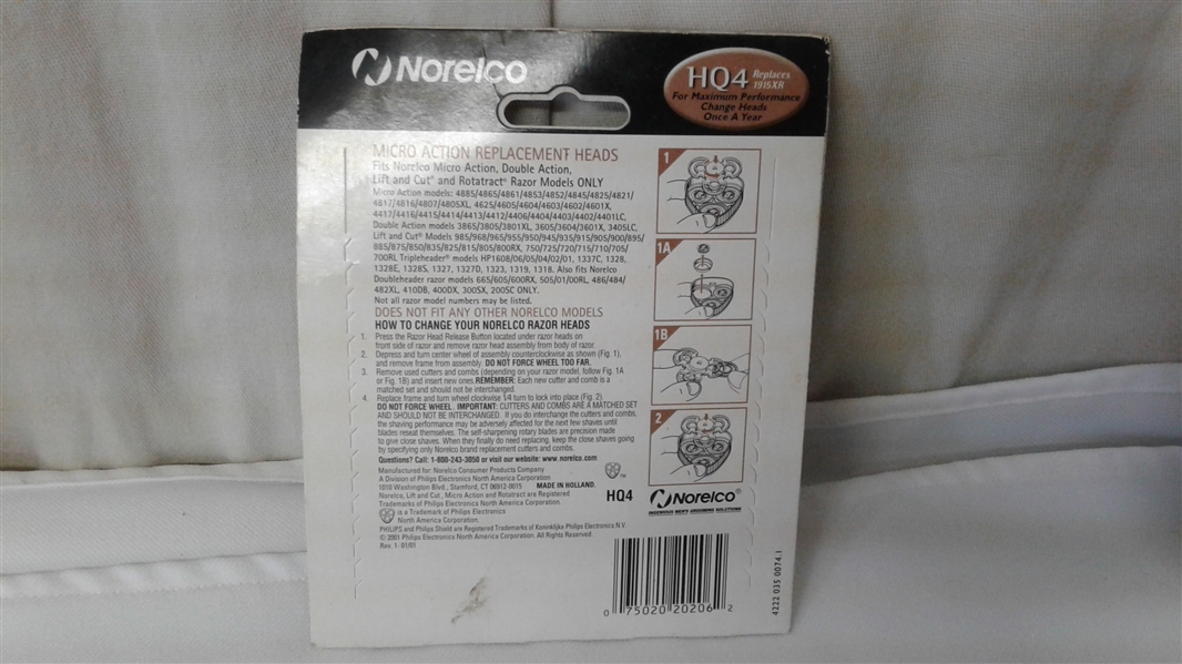 MENS GROOMING LOT INCLUDING NORELCO REPLACEMENT HEADS