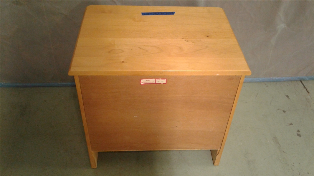 2 DRAWER BLONDE WOOD NIGHTSTAND *MATCHES LOT 22*