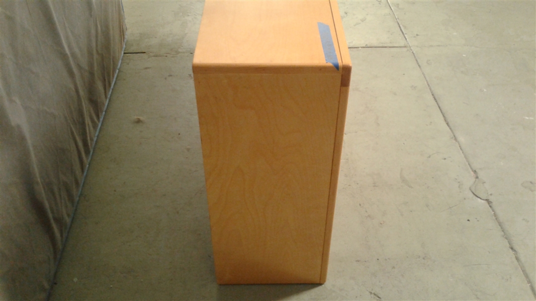 SHORT BLONDE WOOD BOOK CASE
