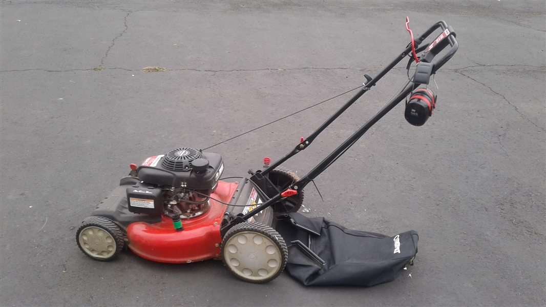 TROY-BILT LAWN MOWER WITH BAG