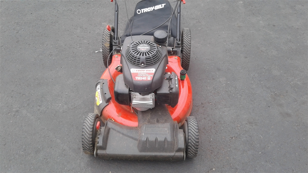 TROY-BILT LAWN MOWER WITH BAG