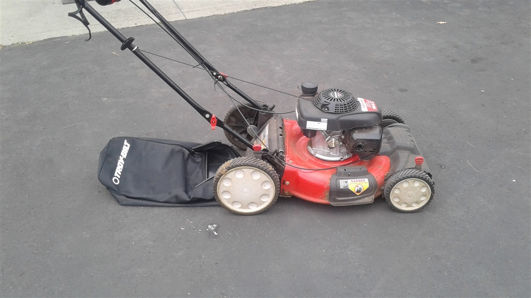 TROY-BILT LAWN MOWER WITH BAG