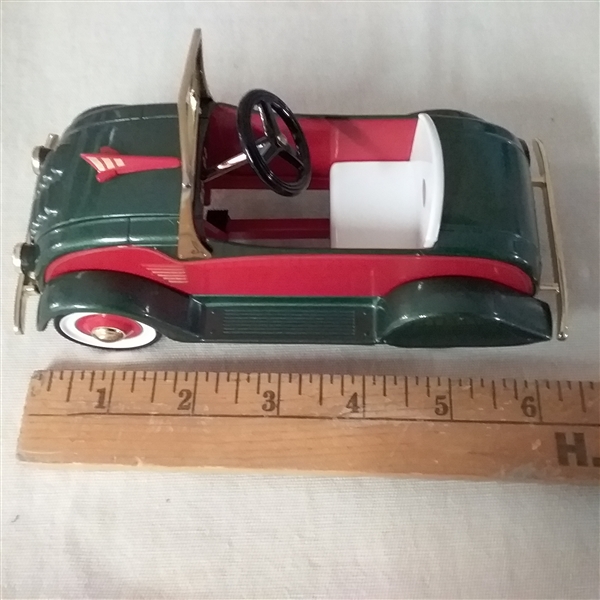 VINTAGE HALLMARK KIDDIE CAR CLASSIC 1934 CHRISTMAS CLASSIC 