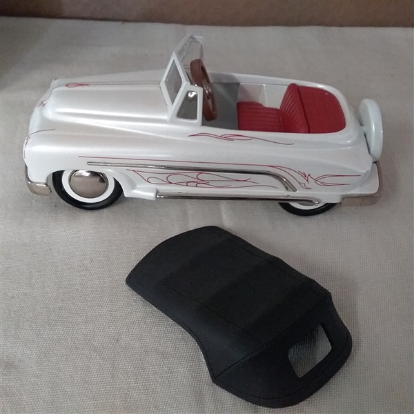 VINTAGE HALLMARK KIDDIE CAR CLASSICS  1950'S CUSTOM CONVERTIBLE 