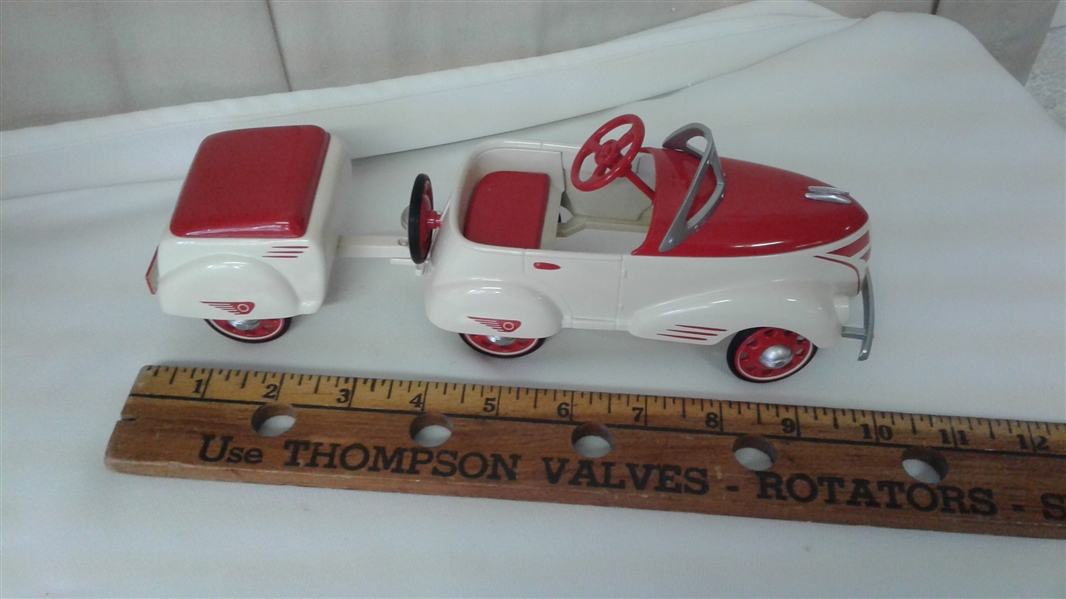 VINTAGE HALLMARK KIDDIE CAR CLASSICS 1940 CUSTOM ROADSTER WITH TRAILER