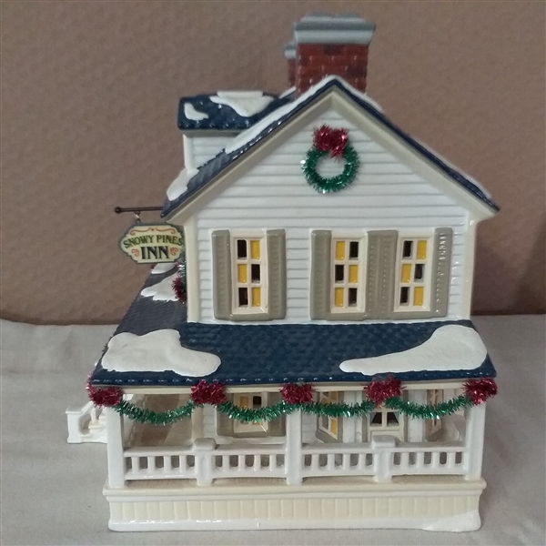 DEPARTMENT 56 SNOWY PINES INN GIFT SET