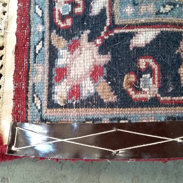 WOVEN WOOL RUG