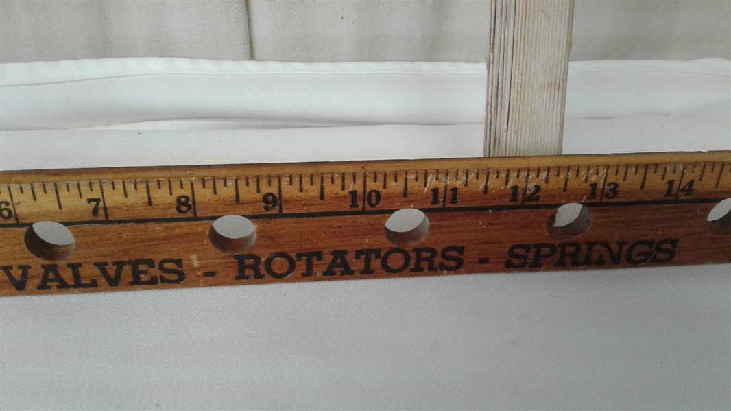 VINTAGE HOWARD MANUFACTURING COMPANY WASHBOARD