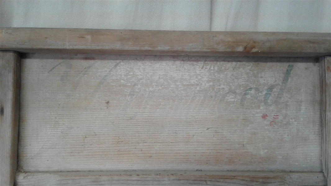 VINTAGE HOWARD MANUFACTURING COMPANY WASHBOARD