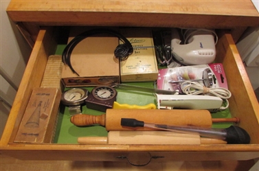 CONTENTS OF BAKING DRAWER