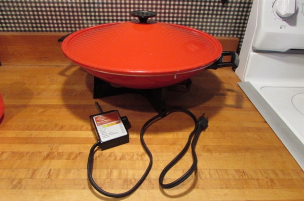 Lot Detail - WEST BEND ELECTRIC WOK & MICROWAVE RICE COOKER