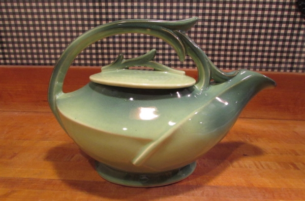 VINTAGE GREEN/YELLOW OMBRE MCCOY TEAPOT