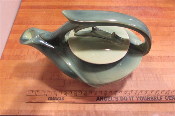 VINTAGE GREEN/YELLOW OMBRE MCCOY TEAPOT