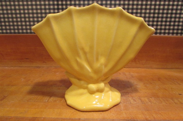 VINTAGE YELLOW MCCOY POTTERY VASE AND JARDINIERE