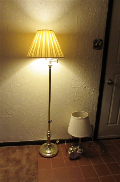 GOLD TONE FLOOR AND TABLE LAMP WITH SWING OUT LIGHT, MAGAZINE HOLDER & ALARM CLOCK