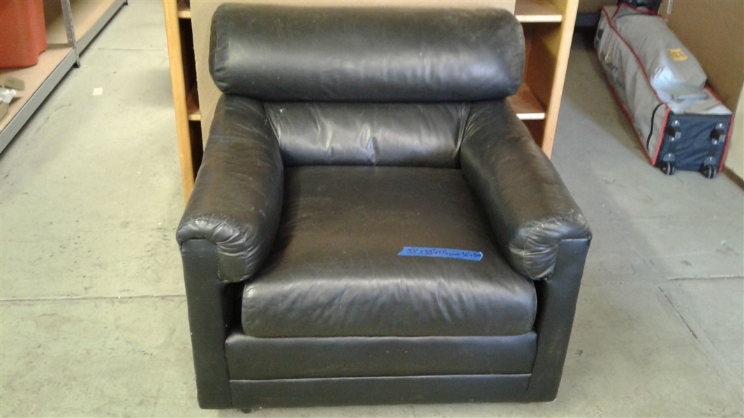THE LEATHER FACTORY  VINTAGE LEATHER LOUNGE CHAIR