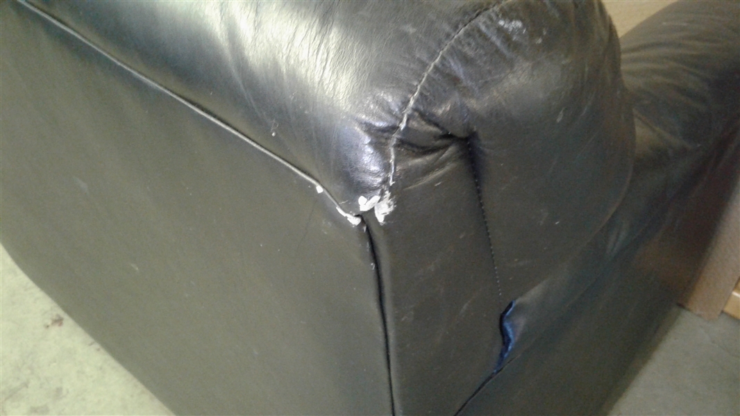 THE LEATHER FACTORY  VINTAGE LEATHER LOUNGE CHAIR