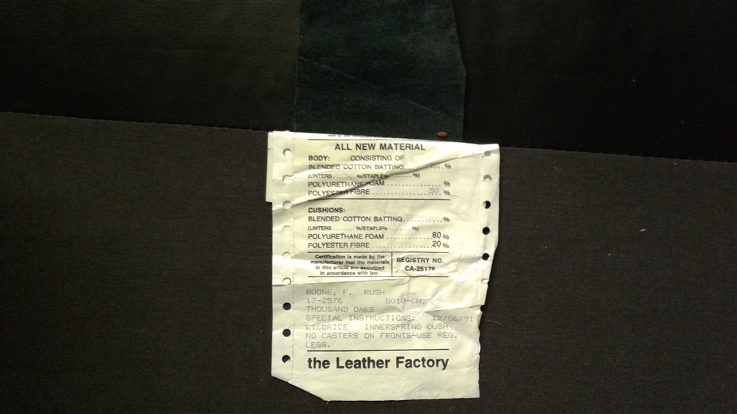 THE LEATHER FACTORY  VINTAGE LEATHER LOUNGE CHAIR