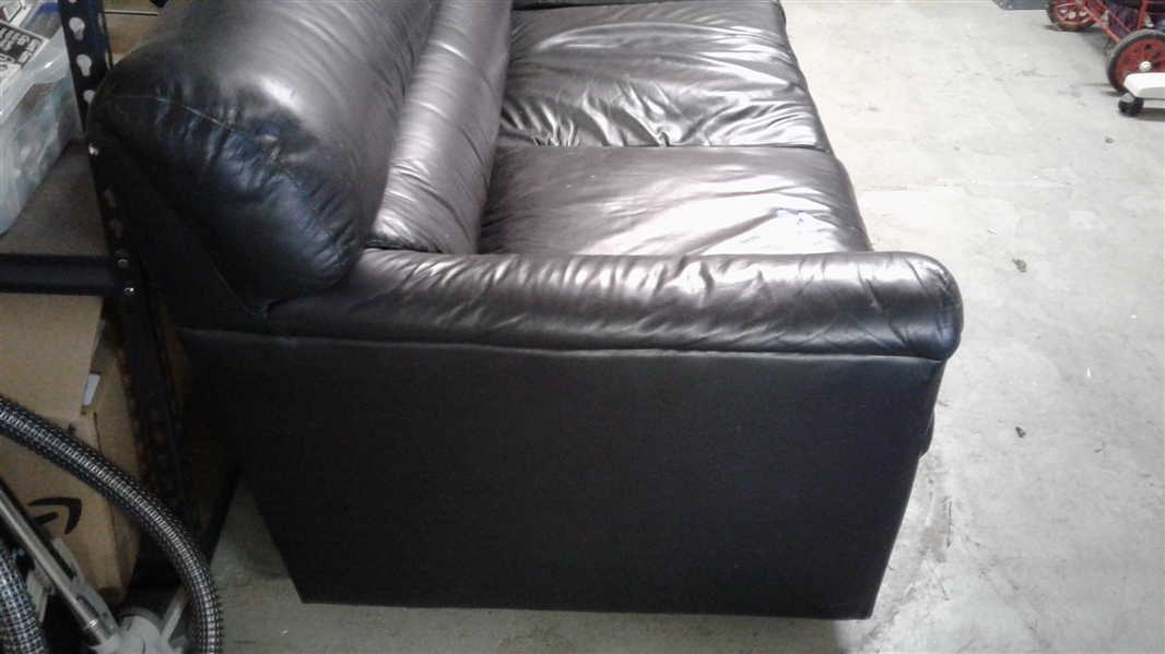 THE LEATHER FACTORY VINTAGE LEATHER COUCH
