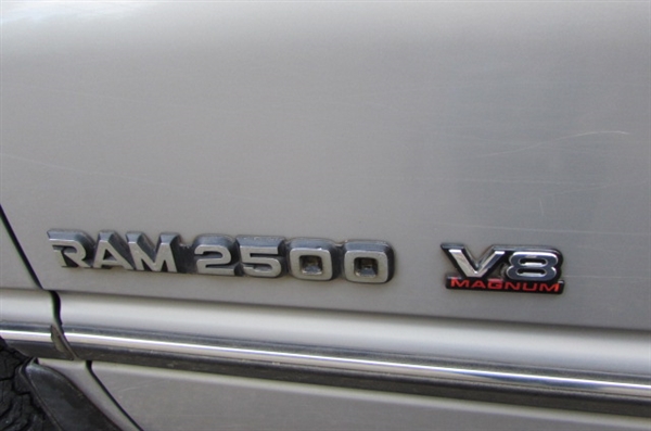 1996 DODGE RAM 2500 V8 4 WHEEL DRIVE LONG BED PICKUP - NO RESERVE
