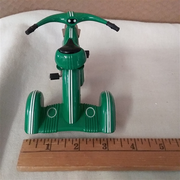 VINTAGE HALLMARK KIDDIE CAR CLASSICS 1935 STREAMLINE VELOCIPEDE