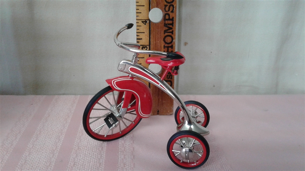 VINTAGE HALLMARK KIDDIE CAR CLASSICS 1937 DE LUXE VELOCIPEDE