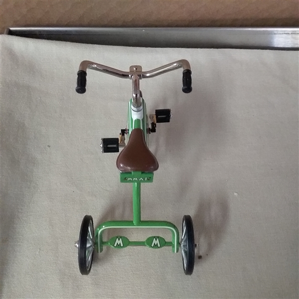 VINTAGE HALLMARK KIDDIE CAR CLASSICS 1934 MICKEY MOUSE VELOCIPEDE