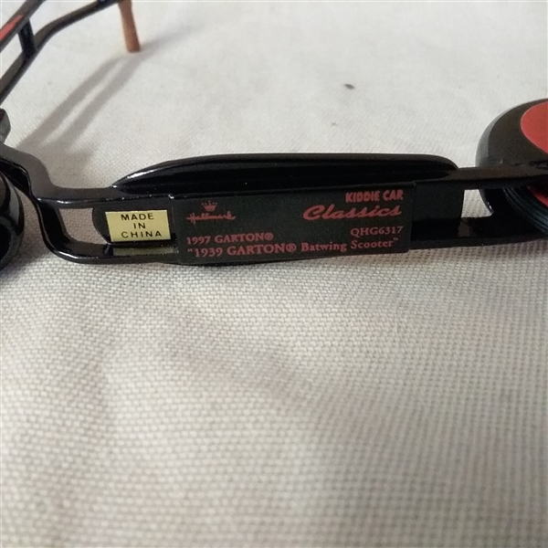 VINTAGE HALLMARK KIDDIE CAR CLASSICS 1939 GARTON BATWING SCOOTER