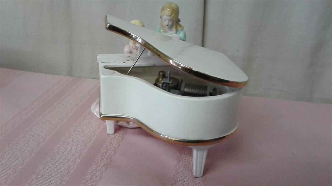 3 JOSEF ORIGINAL MUSIC BOXES