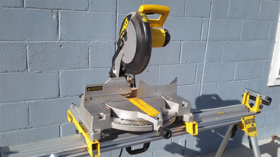 DEWALT 12 COMPOUND MITER SAW AND HEAVY DUTY STAND