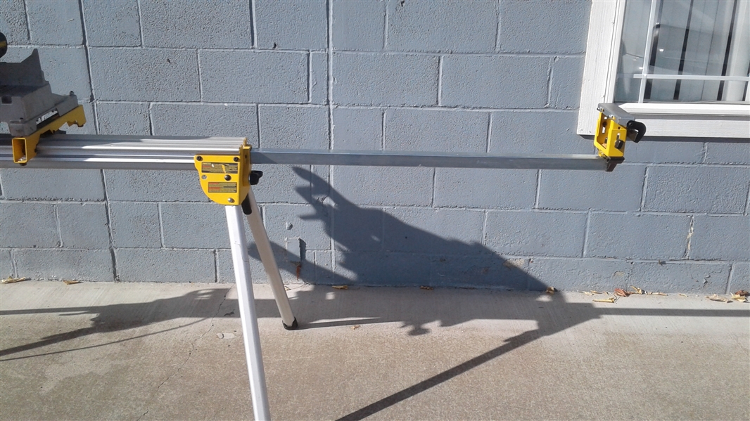 DEWALT 12 COMPOUND MITER SAW AND HEAVY DUTY STAND
