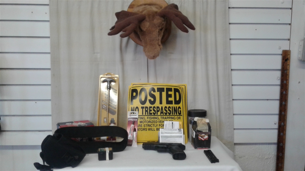 SMITH & WESSON CO2 BB GUN AND ACCESSORIES