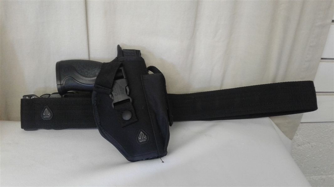 SMITH & WESSON CO2 BB GUN AND ACCESSORIES