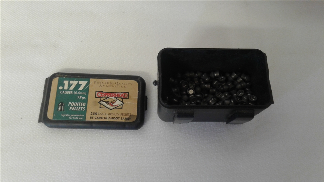 SMITH & WESSON CO2 BB GUN AND ACCESSORIES