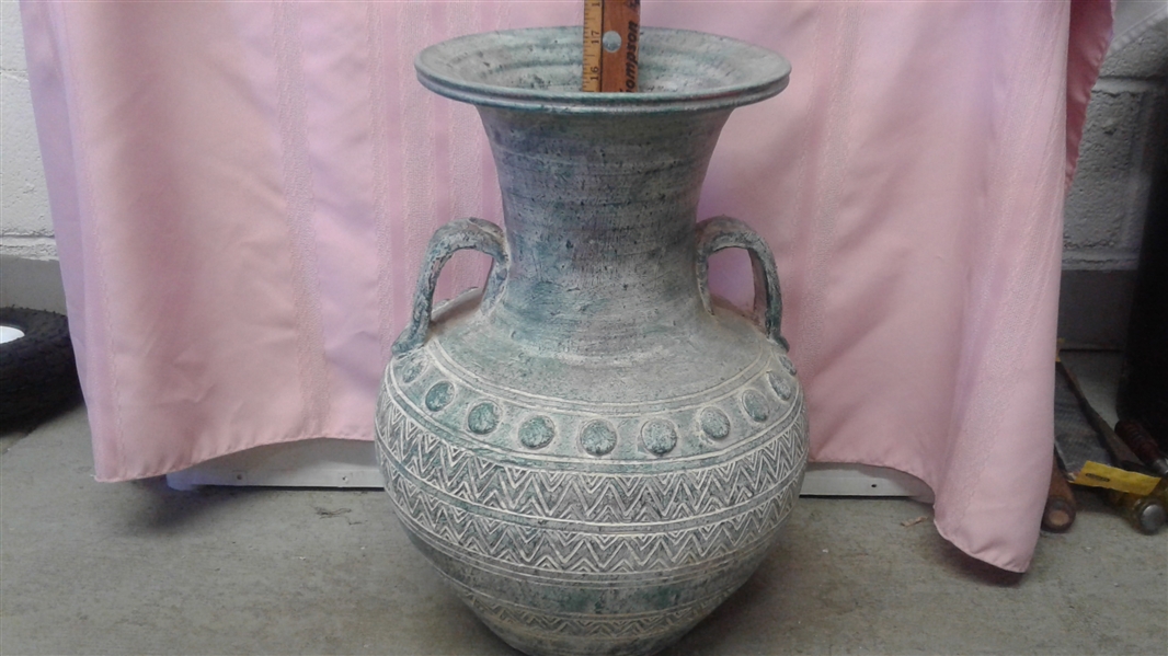 DECORATIVE 2 HANDLED CERAMIC POT