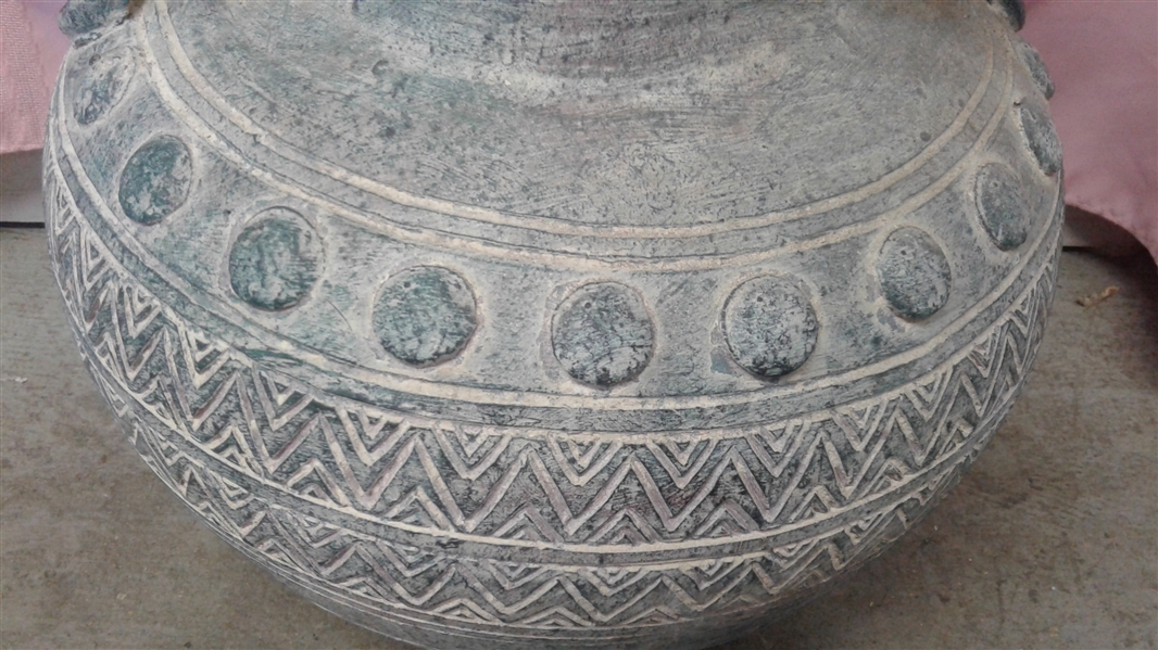 DECORATIVE 2 HANDLED CERAMIC POT