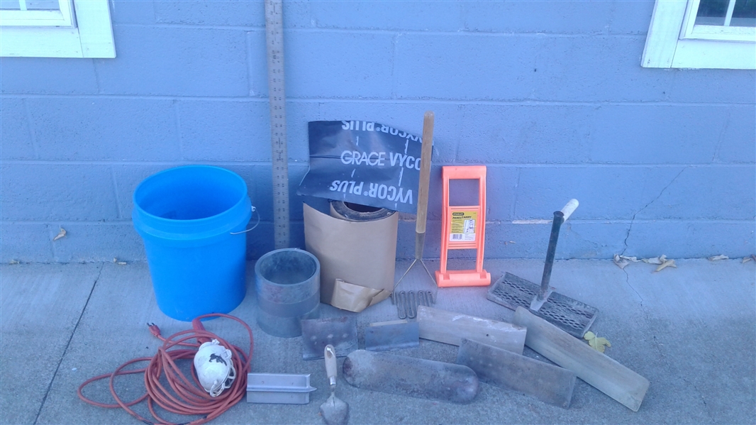 BUILDERS LOT- SHOP LIGHT, PANEL CARRY, YARD STICK, GRACE VYCOR PLUS, FLASHING, AND MORE