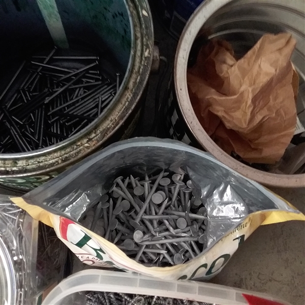 ASSORTMENT OF NAILS , SCREWS AND BOLTS