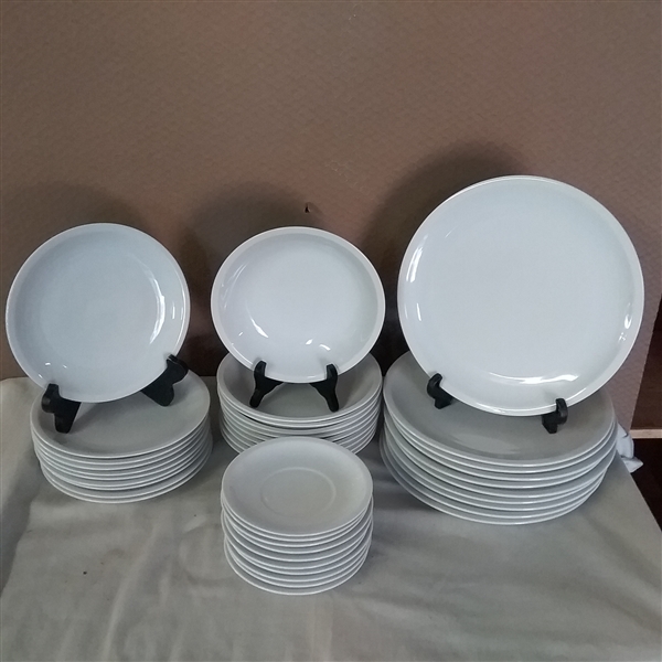 SET OF ARZBERG DISHES