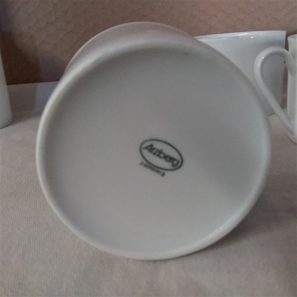 SET OF ARZBERG DISHES